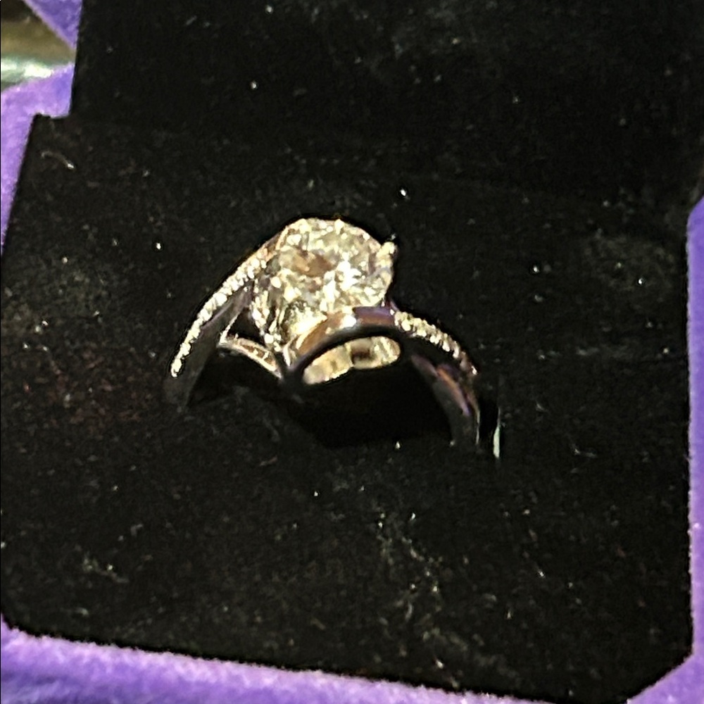 Elegant Sterling Silver 2ct Moissanite Ring with Clear Vvs1 D Grade